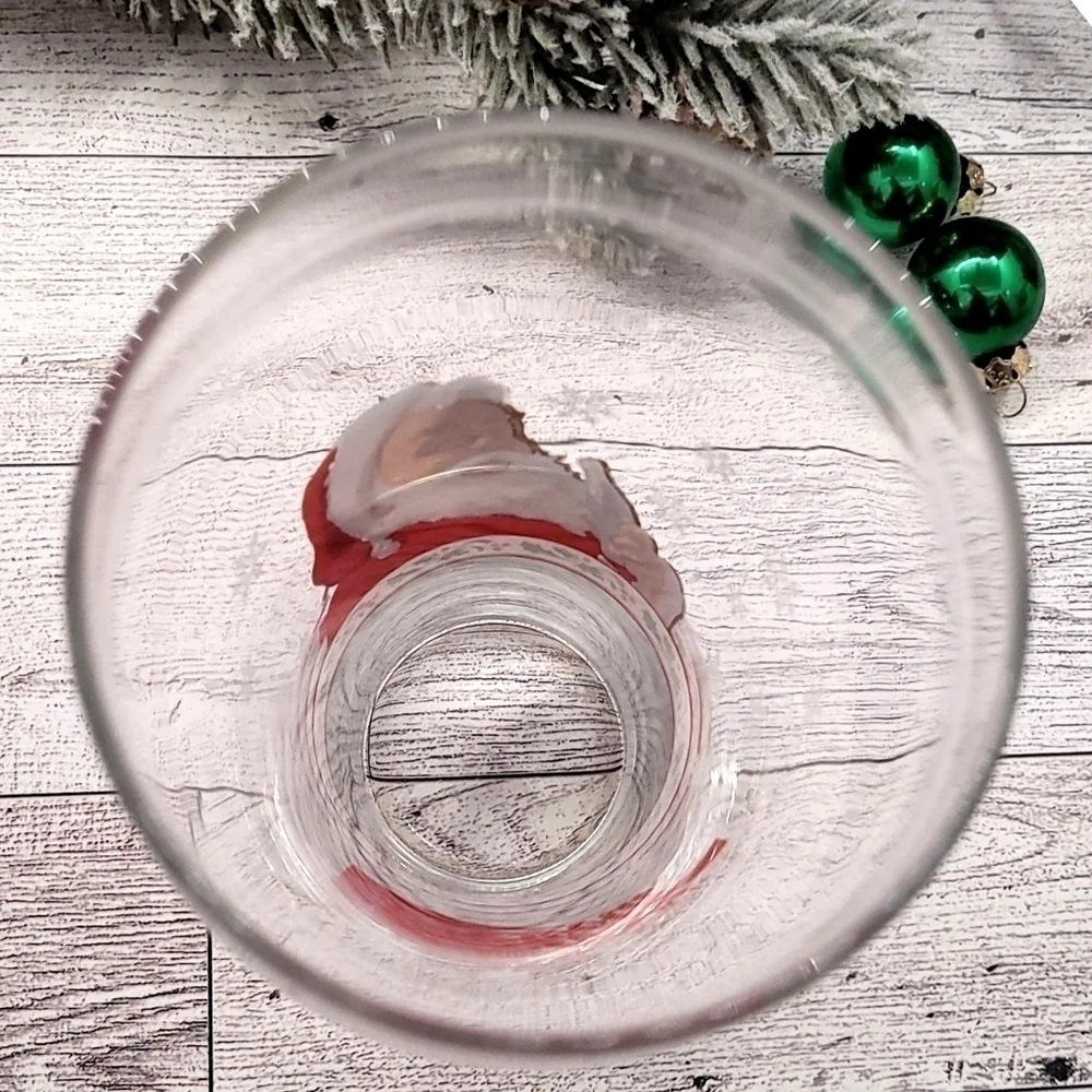 🎈4/$25 Vintage coca cola Holly berry Santa glass - Picture 2 of 5